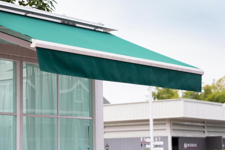 Installation de store intérieur et extérieur : guide complet