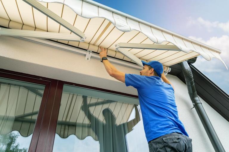 Rentoilage de votre store : avantages et conseils pratiques